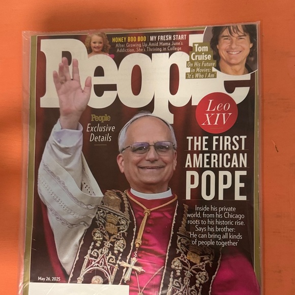 People Magazine Issue Cover - The First American Pope - Picture 2 of 5